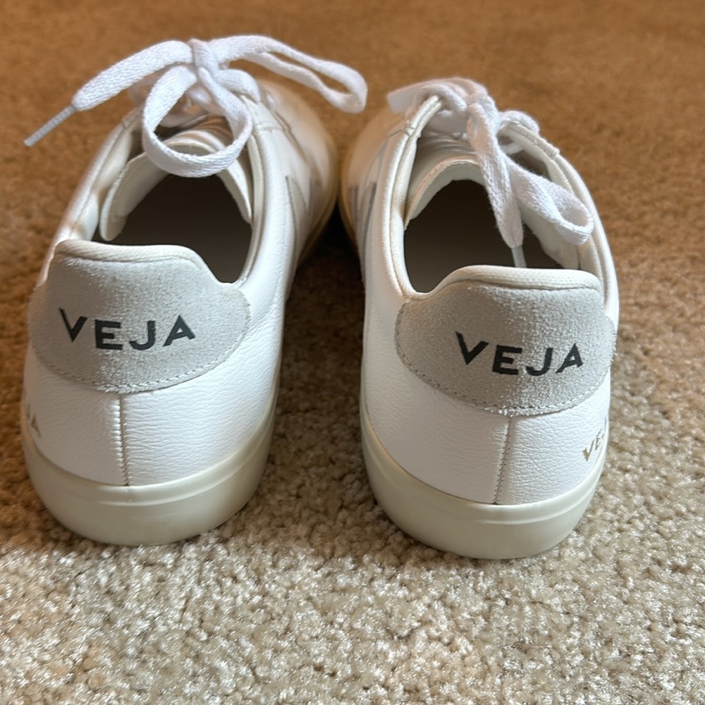 Veja White Sneakers - Picture 5 of 7